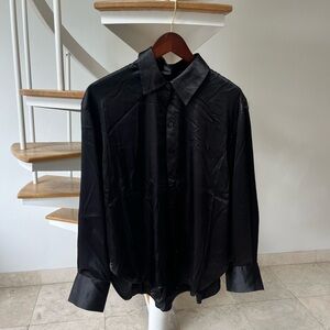 Daily drills silky button down